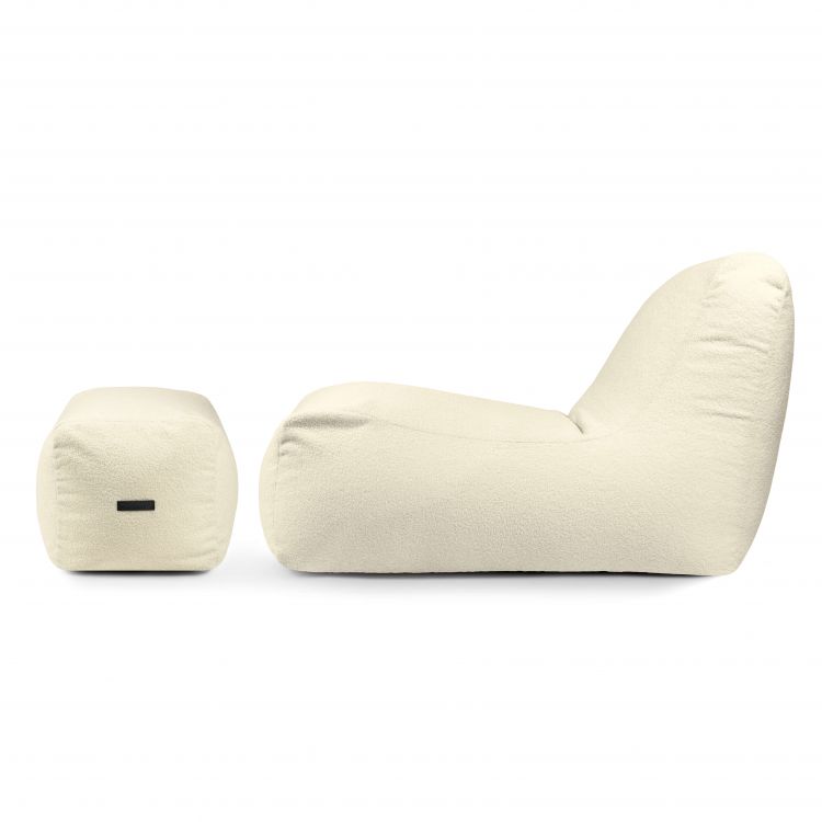 Ein Satz Sitzsäcke Lounge+ Teddy Creme