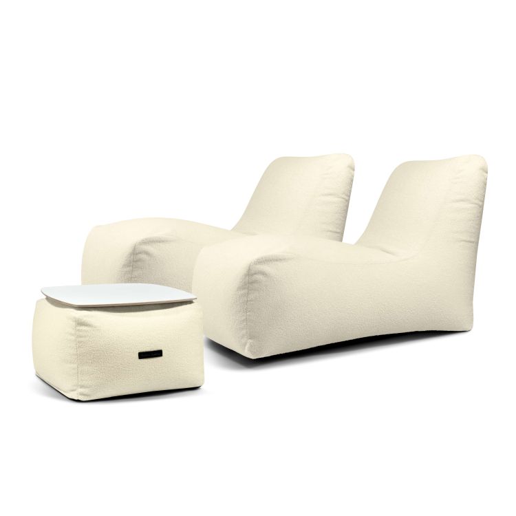 Ein Satz Sitzsäcke Restful Teddy Creme